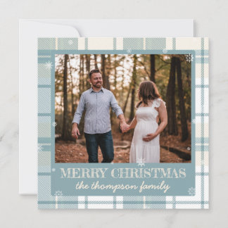 雪が家族のクリスマスカードを輝いている シーズンカード