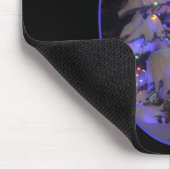 雪が明るく照らされたクリスマスツリー マウスパッド (コーナー)