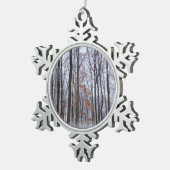 雪が積もった森の冬の風景写真 スノーフレークピューターオーナメント (右)