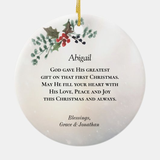 雪が覆われたエバーグリーン詩篇46:10聖書のクリスマス セラミックオーナメント (裏面)