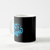 雪が降る冬のデザインの子供用Tシャツ コーヒーマグカップ (正面左)