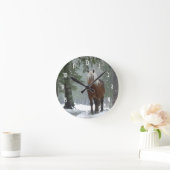 雪が降る冬の森の茶馬 ラウンド壁時計 (ホーム)