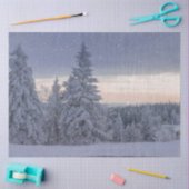 雪が降る美しい冬の風景 薄葉紙 (クラフト)
