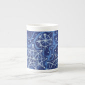 雪が降る雪片 ボーンチャイナマグカップ (正面)