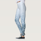 雪が霧の中でブナの林を覆った レギンス (左)