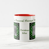 雪だるまかわいいクリスマスホリデーフォト ツートーンマグカップ (中央)