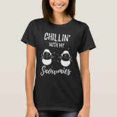 雪だるまとチルってる Tシャツ (正面)