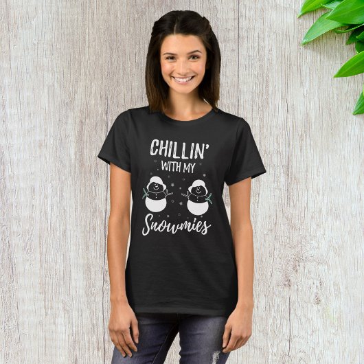 雪だるまとチルってる Tシャツ