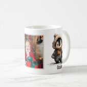 雪だるまと冬のペンギンのデザイン コーヒーマグカップ (正面右)