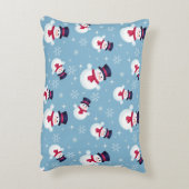 雪だるまと雪片の青いクリスマスパターン アクセントクッション (裏面(縦))