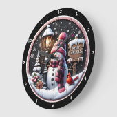雪だるまの居心地の良い夜» -フェスティバルブラッククリスマス ラージ壁時計 (傾斜)