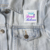 雪だるまの願いの夢はギフトの紫色及びティール（緑がかった色）を信じます 缶バッジ (インサイチュ)
