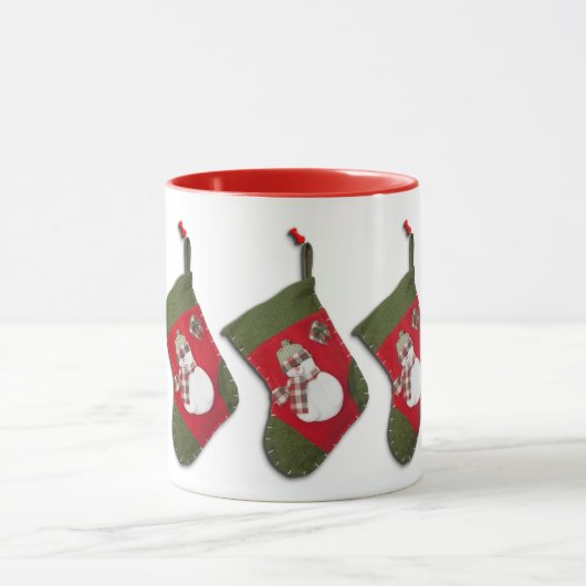 雪だるまぶら下がったのクリスマスストッキング全のまわりに体 マグカップ (中央)
