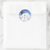 雪だるまキスをする新郎新婦ステッカー ラウンドシール (バッグ)