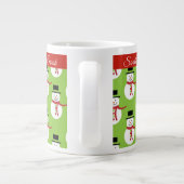 雪だるまクリスマスのパーソナライズ名深刻なコーヒー ジャンボコーヒーマグカップ (裏面)