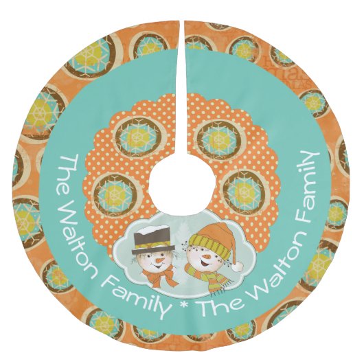 雪だるまファミリ名を追加ホリデーツリースカート ブラッシュドポリエステルツリースカート (正面)