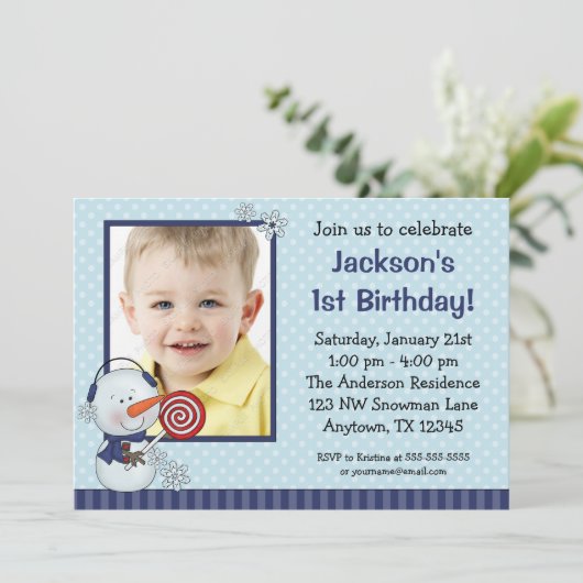 雪だるまブルーウィンターフォト誕生日 招待状 (スタンド正面)