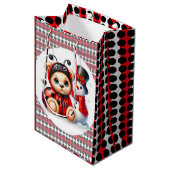 雪だるまベビーシャワーギフト付きテディベアLadybug ミディアムペーパーバッグ (正面アングル)