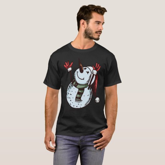 雪だるま付きサンタハット – ニンジン鼻 – グリーンスカーフ Tシャツ (正面フル)