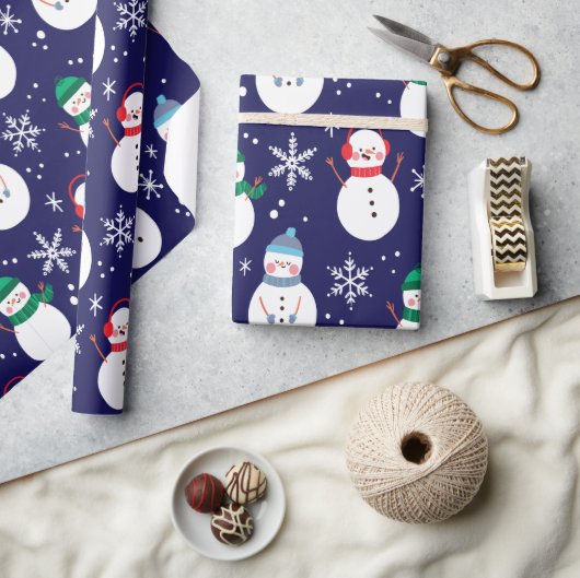 雪だるま顔の背景かわいらしギフト ラッピングペーパー (クラフト)