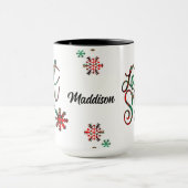 雪でクリスマスのマグを楽しませる マグカップ (中央)