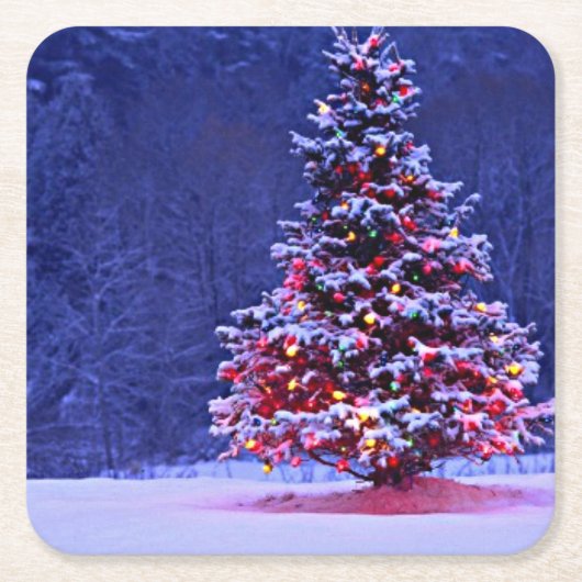 雪で覆われたクリスマスツリー スクエアペーパーコースター (正面)