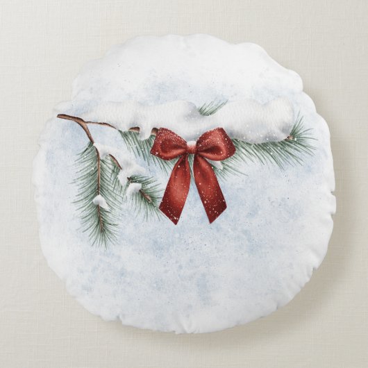 雪で覆われた松の枝でフェスティバルの赤い弓 ラウンドクッション (正面)