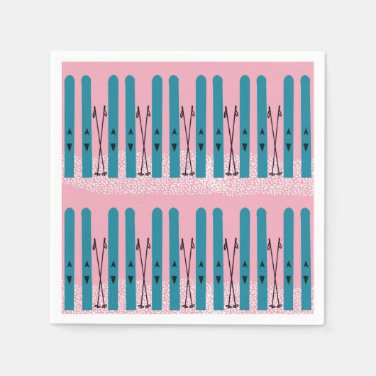 雪とピンクの背景の青いスキー スタンダードカクテルナプキン (正面)