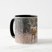 雪と木の大きな鹿の〔雄ジカの〕枝角アートマグ マグカップ (正面左)
