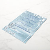 雪と松の木が青く染まる冬の景色 箔招待状 (回転した状態)