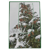 雪と松の球果を持つ青いトウヒ ミディアムペーパーバッグ (裏面)