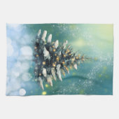 雪と金ゴールド灯の美しいクリスマスツリー キッチンタオル (横)