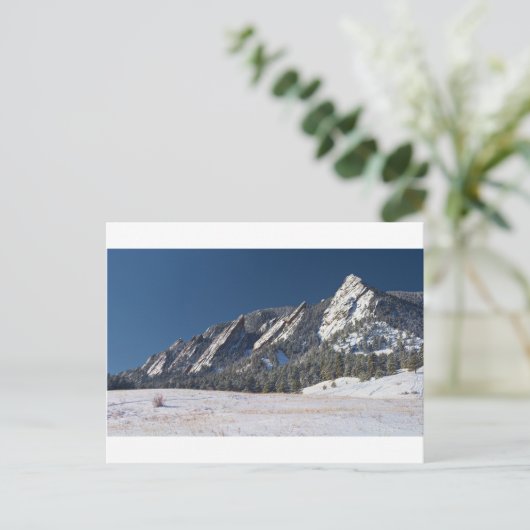 雪によってFlatironsの大きい石のコロラド州の塵を払われるパノラマ ポストカード (スタンド正面)