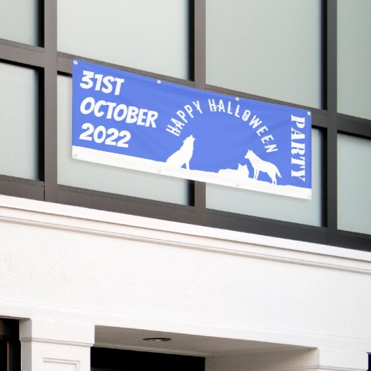 雪にオオカミ、ハッピーハローウィン旗 横断幕 (ビルの外側)