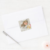 雪に人形をビクトリアン持つヴィンテージクリスマスガール スクエアシール (封筒)