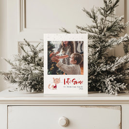 雪に包まれ、冬のセーターが可愛い猫 ポストカード