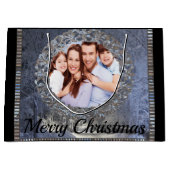 雪に囲まれた写真クリスマス ラージペーパーバッグ (正面)