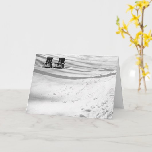 雪に埋もれた2つの椅子 カード (黄色い花)