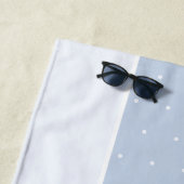 雪に小さな冬の木の氷の青い水玉模様 ビーチタオル (インサイチュ)