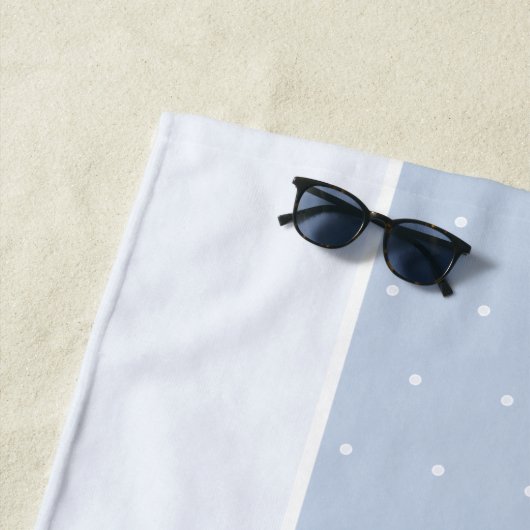 雪に小さな冬の木の氷の青い水玉模様 ビーチタオル (インサイチュ)