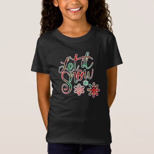 雪に恵まれた女の子のクリスマス Tシャツ (正面)