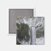 雪に覆われたぼやけた滝 マグネット (正面/裏面)