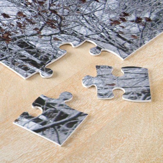 雪に覆われたオークの木の冬の写真 ジグソーパズル (側面)