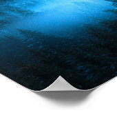 雪に覆われたトウヒの森の魔法の霧 ポスター (角)