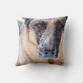 雪に覆われたドイツの羊飼い クッション (裏面)