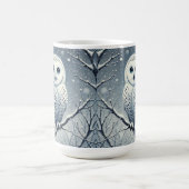 雪に覆われたフクロウ コーヒーマグカップ (中央)