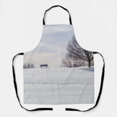 雪に覆われた丘の上のベンチ エプロン (正面)