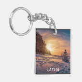 雪に覆われた冬の海岸の夕日 キーホルダー (正面左)