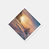 雪に覆われた冬の海岸の夕日 スタンダードカクテルナプキン (角)