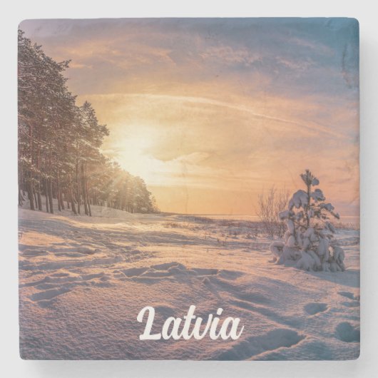 雪に覆われた冬の海岸の夕日 ストーンコースター (正面)